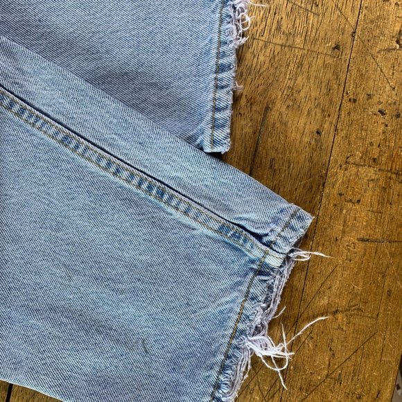 80’s Orange Label Light Wash Distressed 560 Jeans - Picture 6 of 11